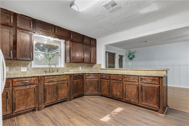 1105 E 30 Th St, House other with 3 bedrooms, 2 bathrooms and null parking in Bryan TX | Image 11
