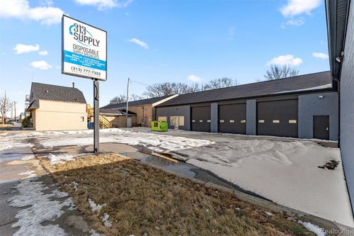 26289 W 8 Mile Rd, Redford, MI, 48240-1137 | Card Image