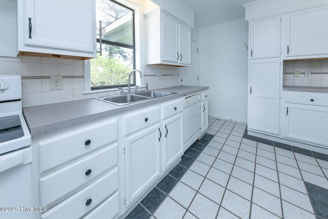 5707 Caratoke Hwy, House other with 3 bedrooms, 2 bathrooms and null parking in Poplar Branch NC | Image 33