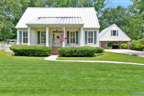 111 Tanglewood Dr, Moulton, AL, 35650-1557 | Card Image