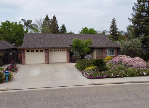 2434 W Kanai Ave, Porterville, CA, 93257-6913 | Card Image