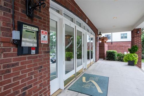 207-3275 Lenox Rd Ne, Atlanta, GA, 30324-2570 | Card Image