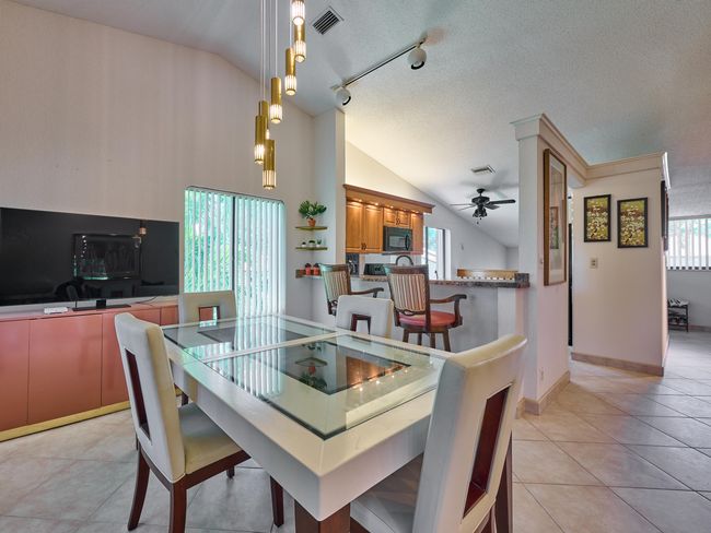 APT-202 - 10828 Lake Palm Ln, Condo with 3 bedrooms, 2 bathrooms and null parking in Boynton Beach FL | Image 19
