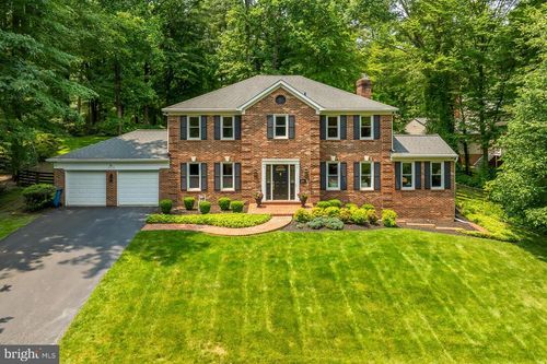 6104 Arrington Dr, FAIRFAX STATION, VA, 22039-1338 | Card Image