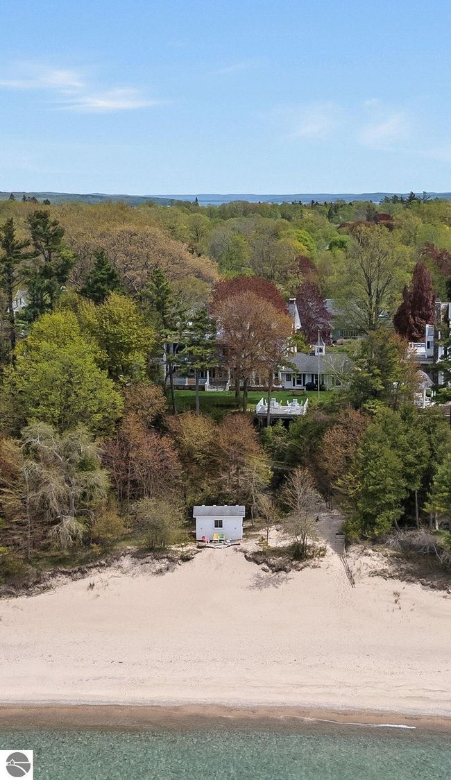 431 Michigan Ave, House other with 10 bedrooms, 7 bathrooms and null parking in Charlevoix MI | Image 67
