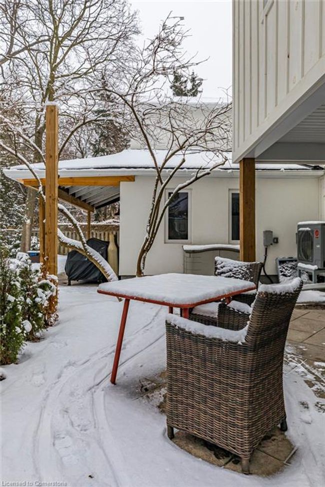 45 Park St W, House other with 6 bedrooms, 4 bathrooms and 4 parking in Dundas ON | Image 49