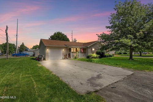 500 Sloan St, North Baltimore, OH, 45872-1286 | Card Image