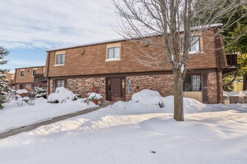 1123 Marcia Ave, West Bend, WI, 53090-2032 | Card Image