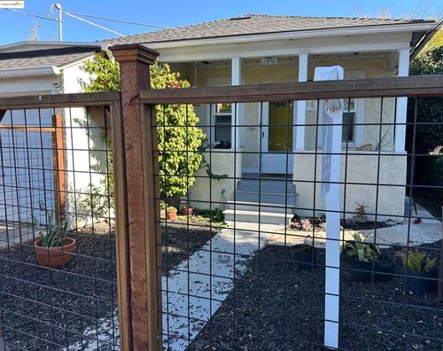 2816 Viola St, Oakland, CA, 94619-1164 | Card Image