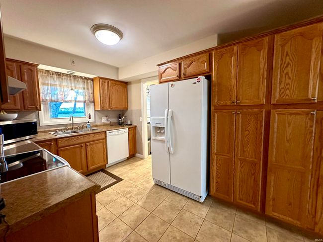 3797 W State Road 56, House other with 2 bedrooms, 2 bathrooms and null parking in Jasper IN | Image 7