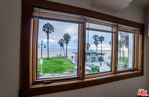 apt-5-8 Brooks Ave, Venice, CA, 90291-2201 | Card Image