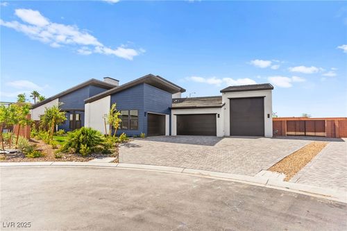6385 Leeland Ct, Las Vegas, NV, 89149-2326 | Card Image