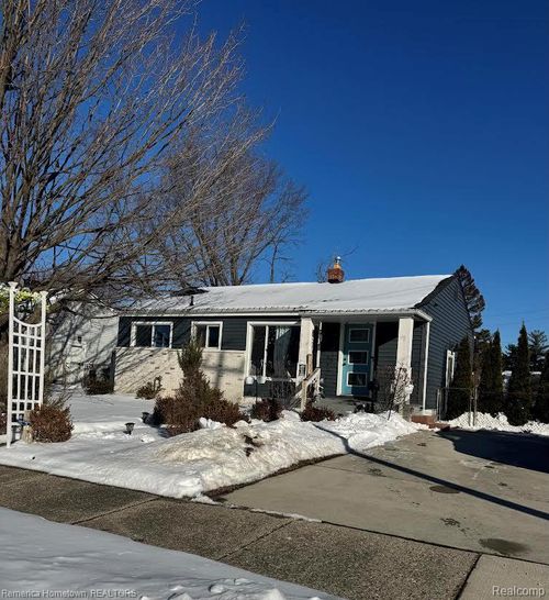 6444 Helen St, Garden City, MI, 48135-2207 | Card Image