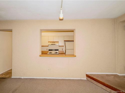 apt-l10-1337 Broadway, Hewlett, NY, 11557-2142 | Card Image