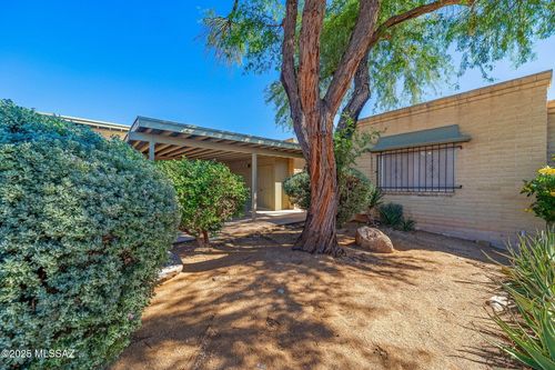 30 E Mediterranean Dr, Tucson, AZ, 85704-6418 | Card Image