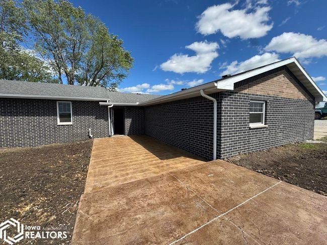19229 Highway 5, Home with 4 bedrooms, 2 bathrooms and 2 parking in Centerville IA | Image 12