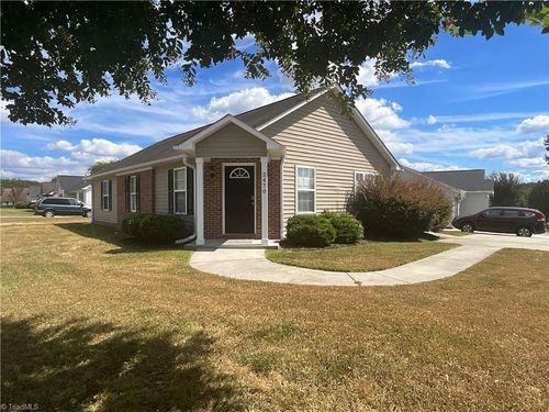 2470 Shadow Valley Rd, High Point, NC, 27265-1995 | Card Image