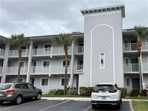301-7823 Regal Heron Cir, NAPLES, FL, 34104 | Card Image