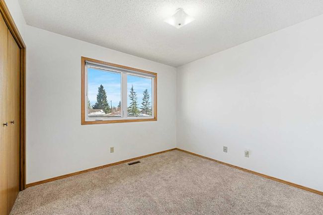 7376 Silver Springs Road Nw, Home with 3 bedrooms, 2 bathrooms and 4 parking in Calgary AB | Image 25