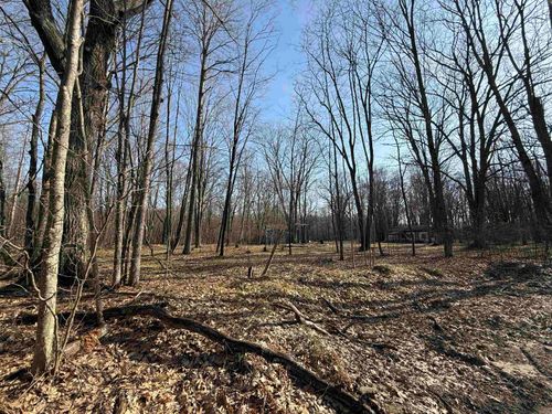 11221 Behlke Rd Se, Fife Lake, MI, 49633-9495 | Card Image