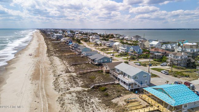 WEST - 2003 Ocean Dr, Townhouse with 4 bedrooms, 3 bathrooms and null parking in Emerald Isle NC | Image 54