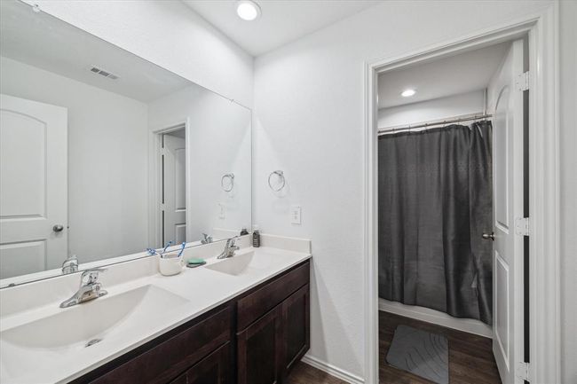 922 Forest Vw, House other with 5 bedrooms, 3 bathrooms and 3 parking in New Caney TX | Image 24