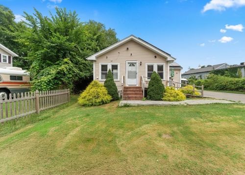 18 Edinboro Ave, Brockton, MA, 02301-4623 | Card Image