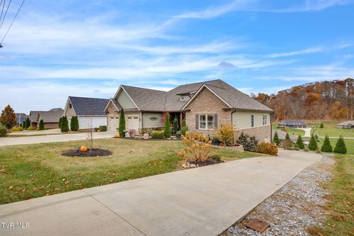 818 Hales Chapel Rd, Gray, TN, 37615-4872 | Card Image