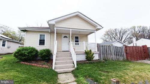 7103 Fresno St, CAPITOL HEIGHTS, MD, 20743-1746 | Card Image