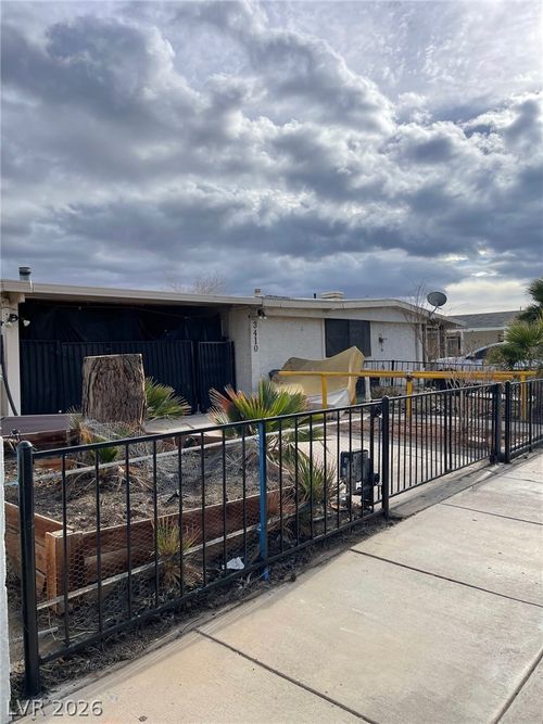 3410 Happy Jack Dr, Las Vegas, NV, 89115-2757 | Card Image