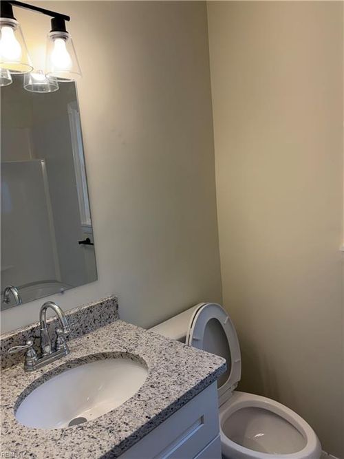 125 Carol Ln, Portsmouth, VA, 23701-4226 | Card Image
