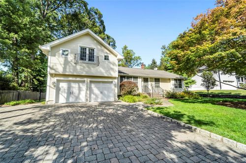 4 Iroquois Ave, Palisades, NY, 10964-1406 | Card Image