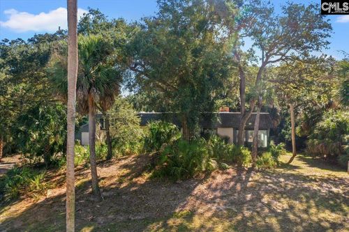 573 Remora Dr, Saint Helena Island, SC, 29920-7227 | Card Image