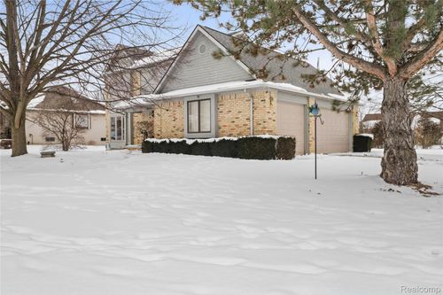 6083 Chatham Court, Grand Blanc Charter Township, MI, 48439 | Card Image