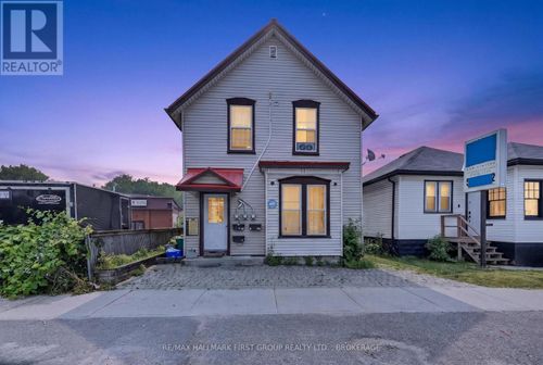 667 Montreal St, Kingston, ON, K7K3J3 | Card Image