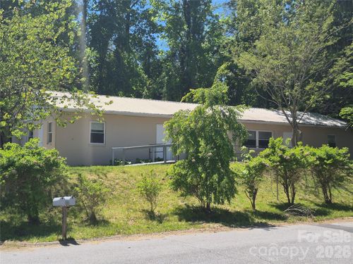 1745 Meadowbrook Ter, Hendersonville, NC, 28791-2327 | Card Image
