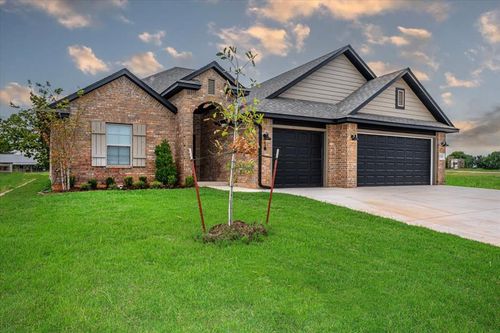 529 Virginia Ave, Newcastle, OK, 73065-4349 | Card Image