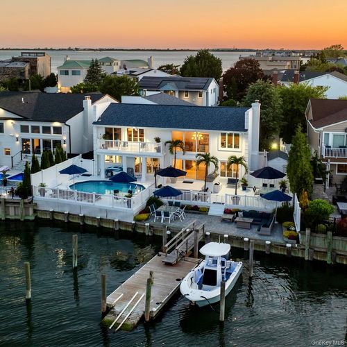 3367 Jason Ct, Bellmore, NY, 11710-5429 | Card Image