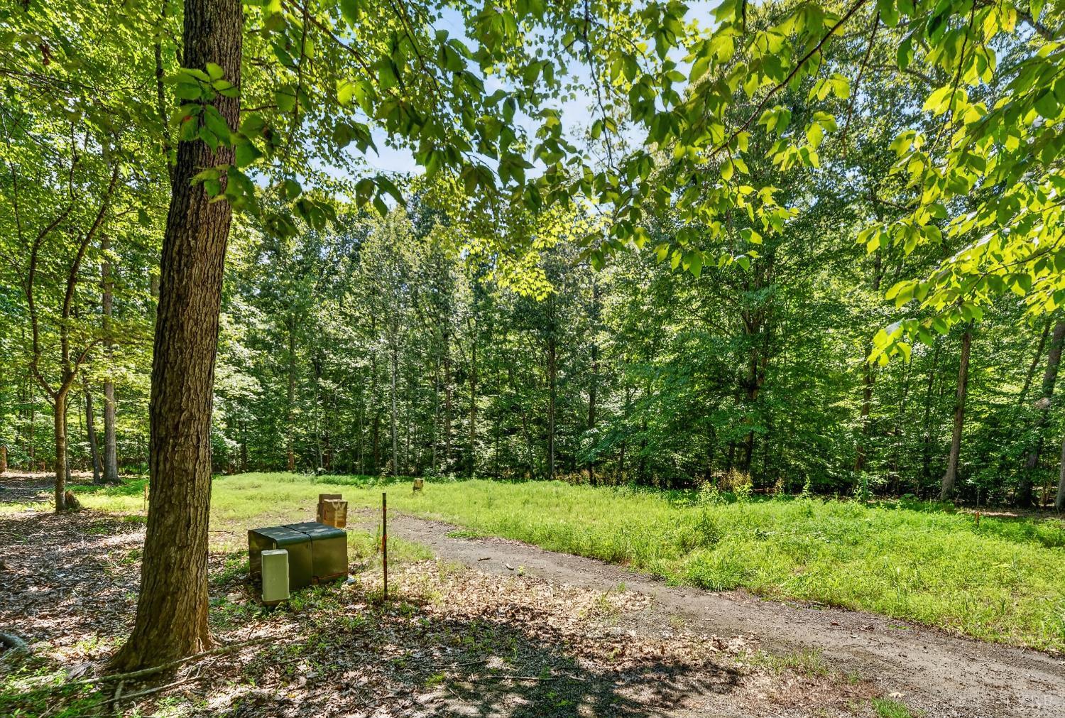 Land in Moneta 4