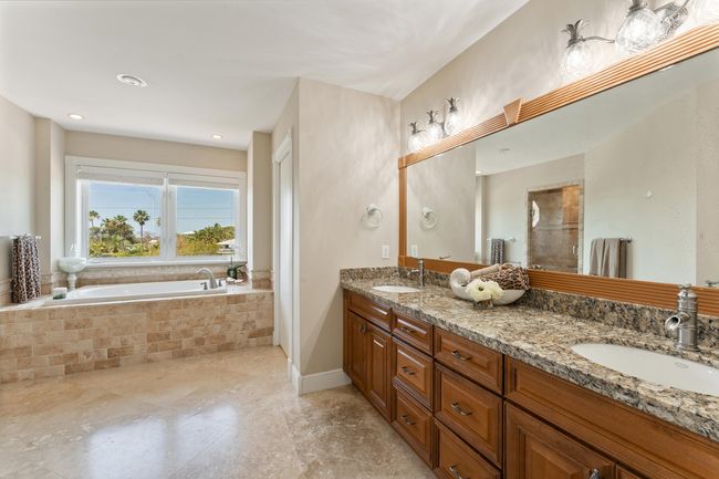 Master Bathroom | Image 36