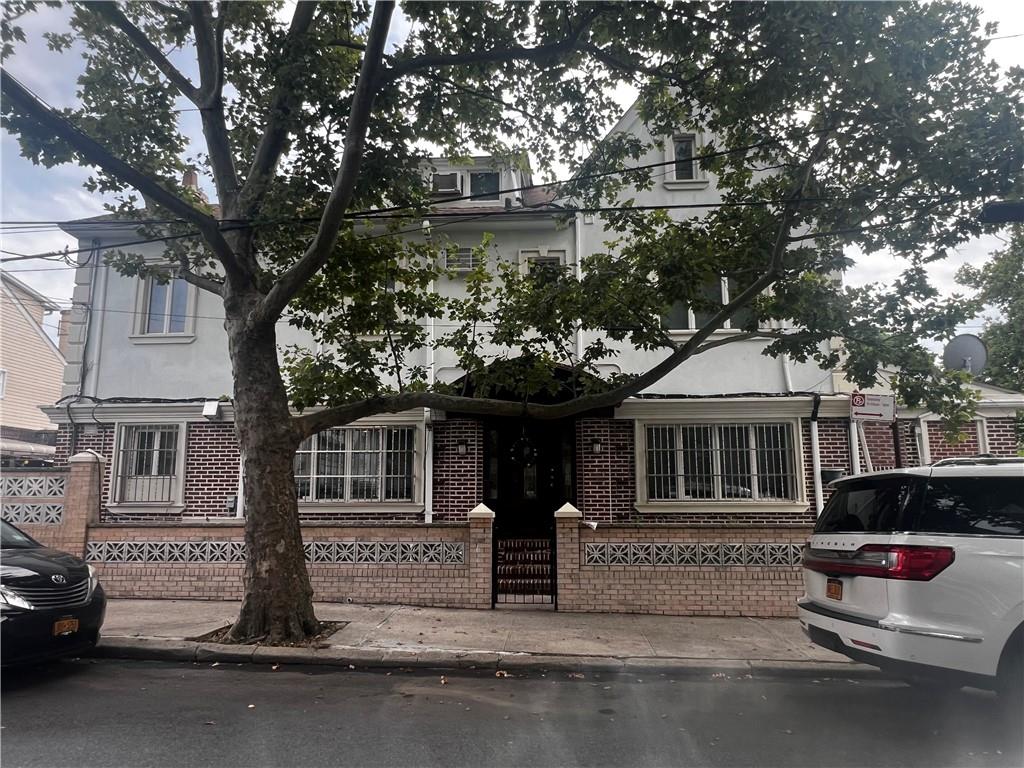 68th St, Brooklyn, NY 11220