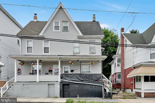354 W Bertsch St, LANSFORD, PA, 18232-1807 | Card Image