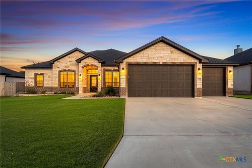 5521 Alazan Dr, Belton, TX, 76513-2284 | Card Image