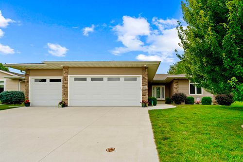 4225 Wedgewood Dr, Cedar Falls, IA, 50613-6091 | Card Image