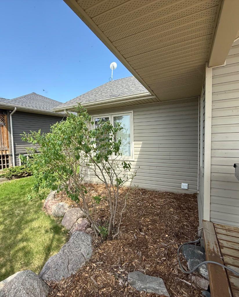 Residential in Lac Des Iles 3