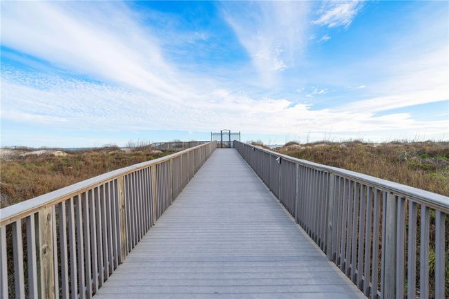 1006 - 5495 State Highway 361, Condo with 2 bedrooms, 2 bathrooms and null parking in Port Aransas TX | Image 7