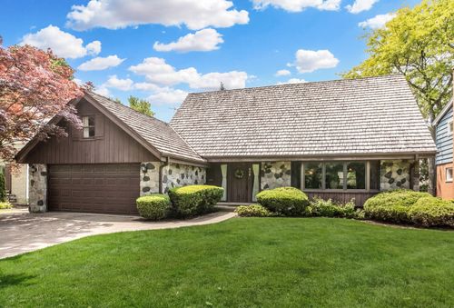 700 S Hamlin Ave, Park Ridge, IL, 60068-4314 | Card Image