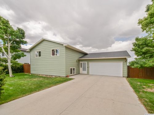2418 Knoll Ct, Laramie, WY, 82070-8937 | Card Image
