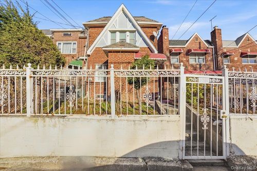 3310 Bouck Ave, Bronx, NY, 10469-2920 | Card Image