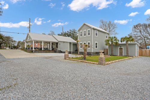 647 Howard Ave, Biloxi, MS, 39530-4311 | Card Image